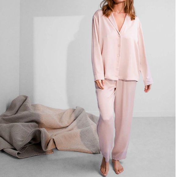 LUNYA BNWT Washable Silk Long Sleeve Pant Set in Delicate Pink Size S